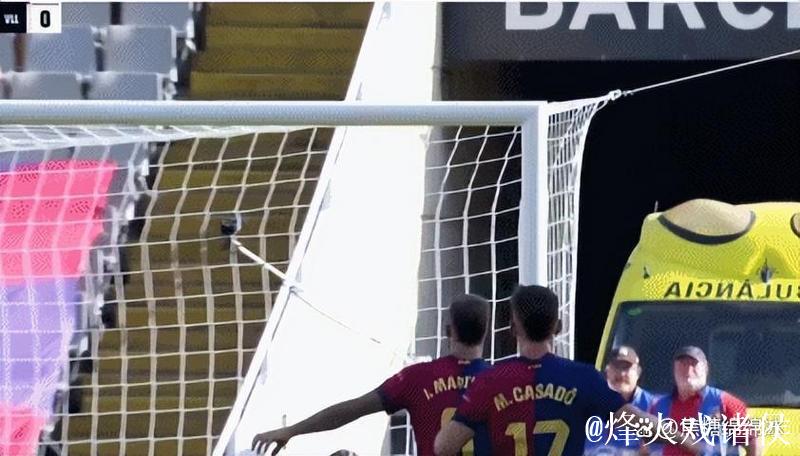 不细看还真看不出来,费兰进球因为拉菲尼亚开角球后越位被吹 不细看还真看不出来,费兰进球因为拉菲尼亚开角球后越位被吹